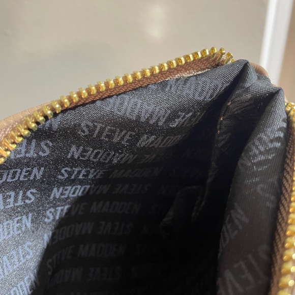 Steve Madden Wristlet - Picture 6 of 6